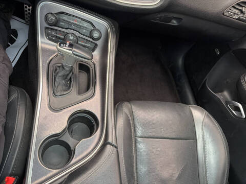 2017 Dodge Challenger SXT Plus