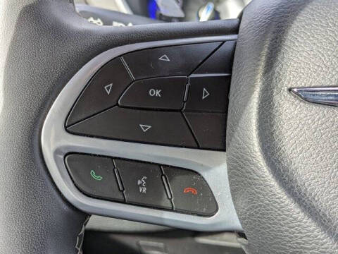 2025 Chrysler Voyager LX