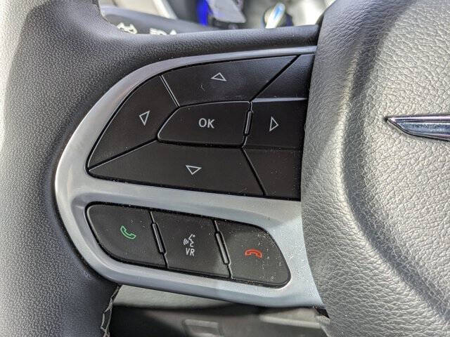 2025 Chrysler Voyager LX