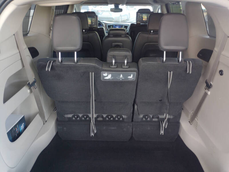 2017 Chrysler Pacifica Touring-L Plus