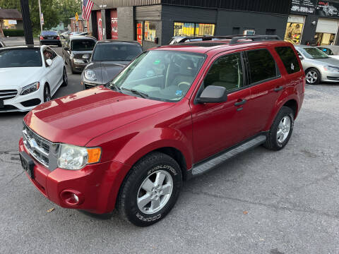 2009 Ford Escape for sale at Apple Auto Sales Inc in Camillus NY