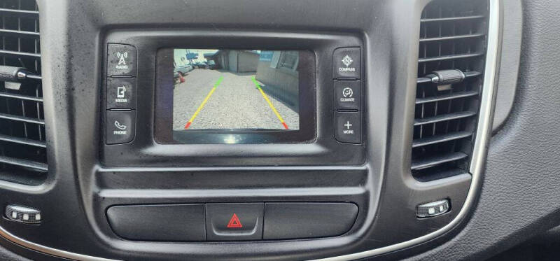 2017 Chrysler 200 LX