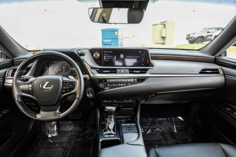 2020 Lexus ES 300h