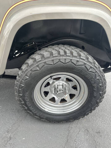 1990 Jeep Wrangler Sahara