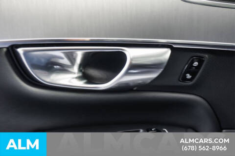 2025 Volvo XC90 B5 Core Bright Theme