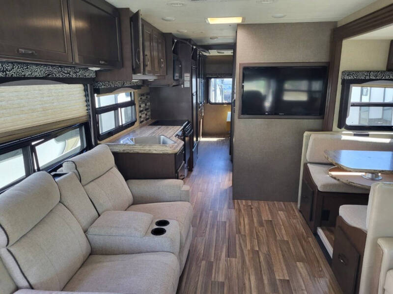 2019 Thor Motor Coach Ace 33.1