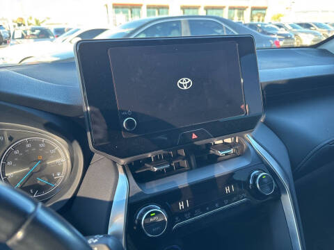 2023 Toyota Venza LE