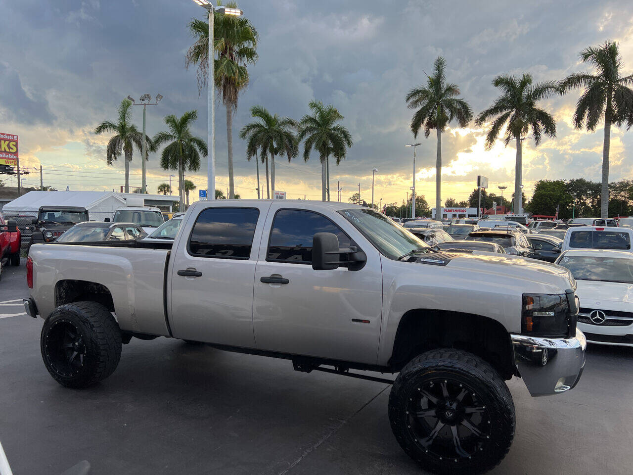 2008 Chevrolet Silverado 2500HD  - $19,900