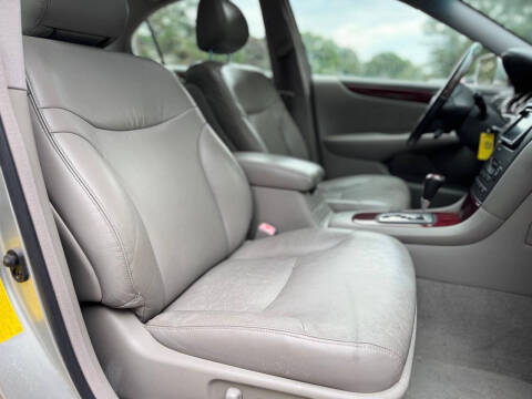 2004 Lexus ES 330