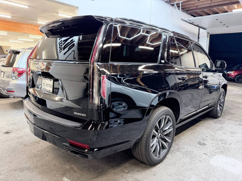 2023 Cadillac Escalade Sport