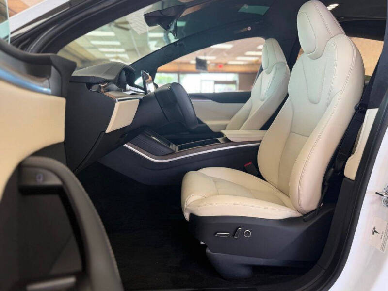 2023 Tesla Model X Standard Range