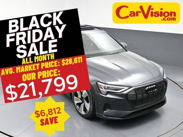 2022 Audi e-tron Premium Plus's photo