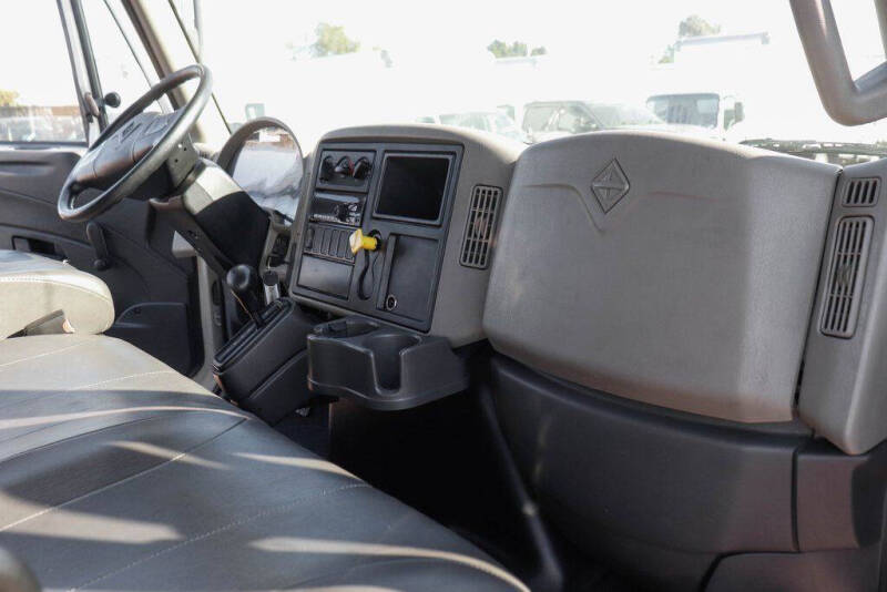 2018 International DuraStar 4300