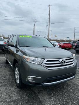 2013 Toyota Highlander for sale at Cool Breeze Auto in Breinigsville PA