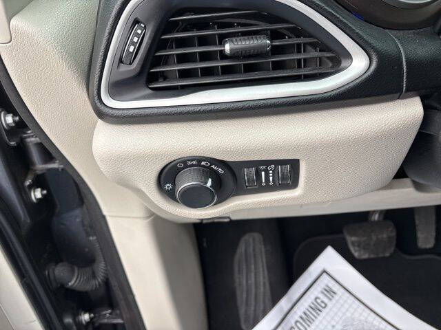 2020 Chrysler Voyager LXi