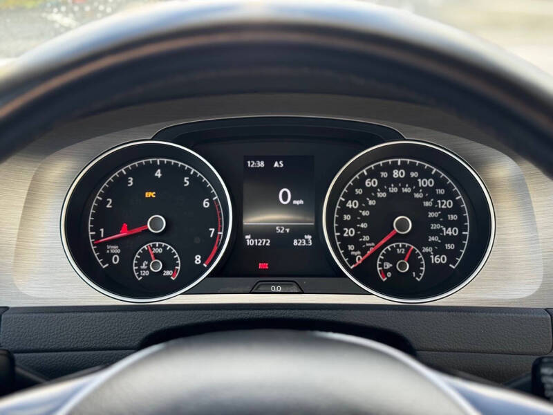 2017 Volkswagen Golf TSI Wolfsburg Edition