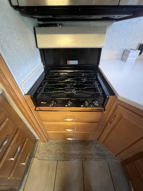 2007 Winnebago Adventurer