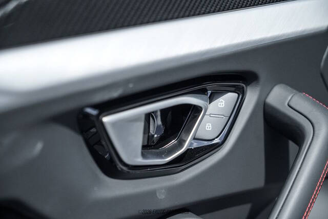 2024 Lamborghini Urus S