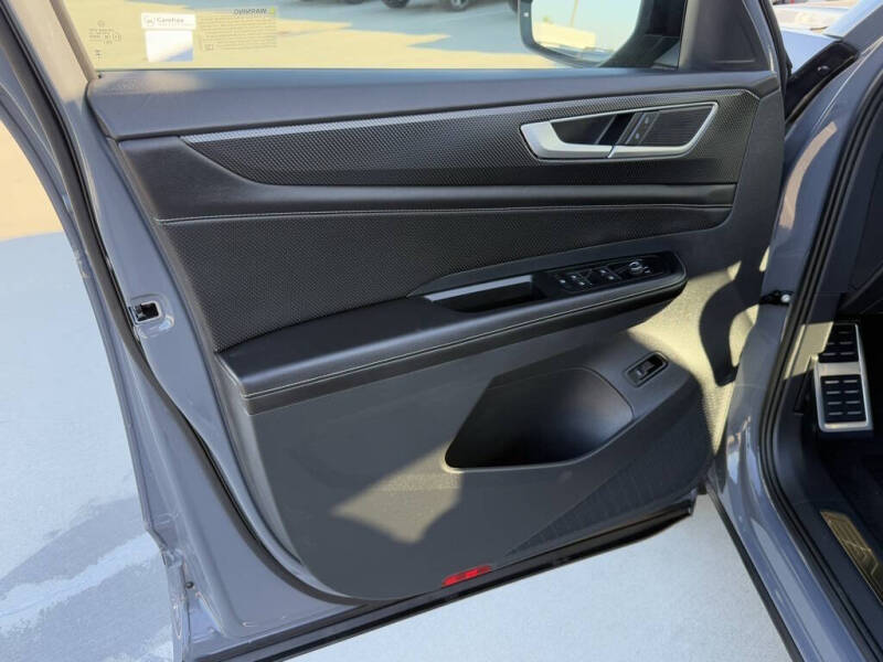 2026 Volkswagen Atlas Cross Sport SEL R-Line Black 4Motion