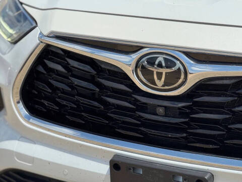 2022 Toyota Highlander Platinum