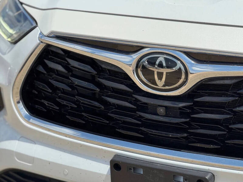 2022 Toyota Highlander Platinum