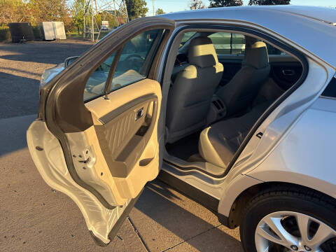 2012 Ford Taurus SEL