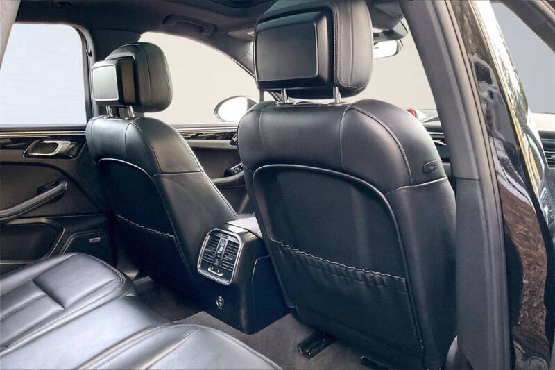 2020 Porsche Macan S