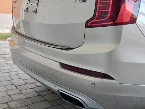 2016 Volvo XC90 T8 eAWD Momentum