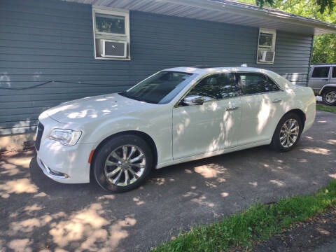 2020 Chrysler 300 for sale at Dave's Car Corner in Hartford City IN