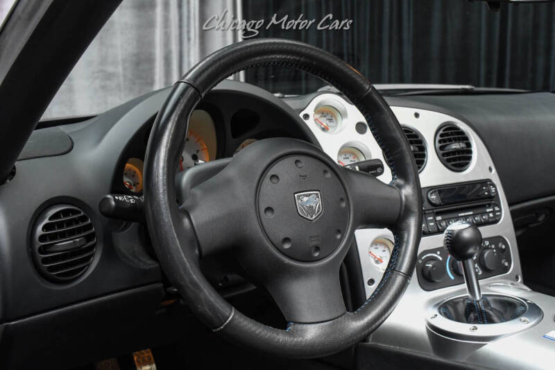 2005 Dodge Viper SRT-10