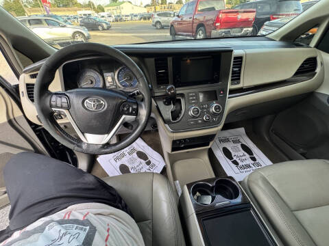 2016 Toyota Sienna XLE Premium 7-Passenger