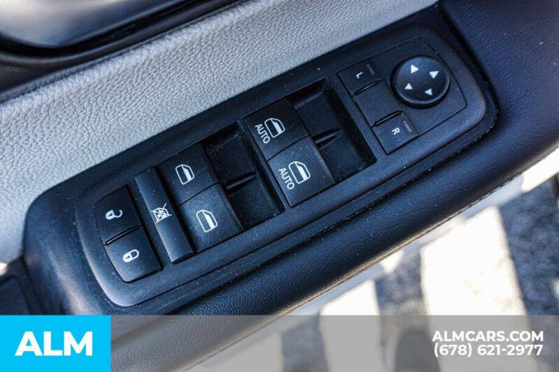 2024 Chrysler Pacifica Plug-In Hybrid Select