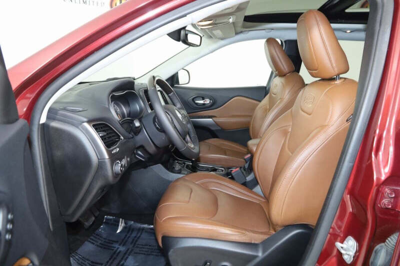 2019 Jeep Cherokee Overland