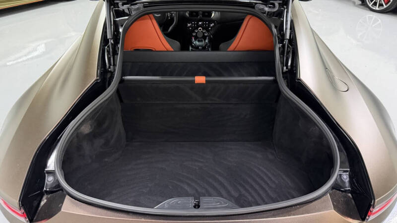 2021 Aston Martin Vantage