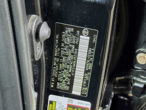 2020 Toyota Camry Hybrid XLE