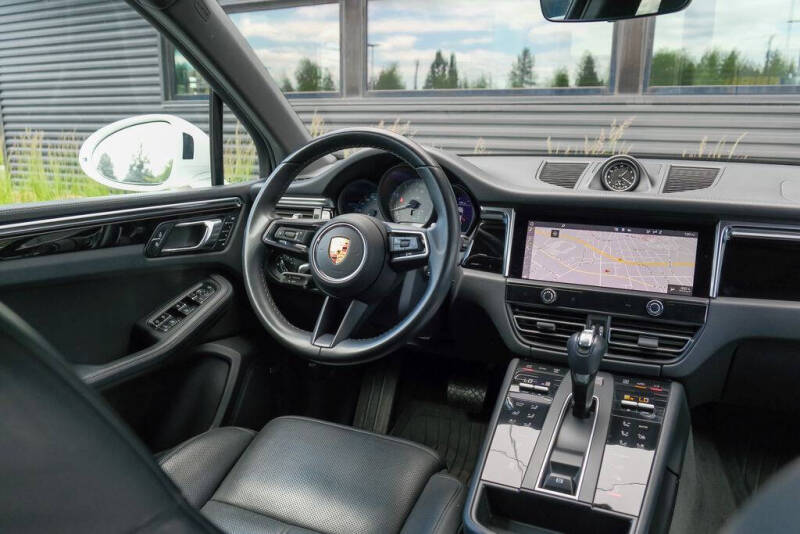 2022 Porsche Macan S
