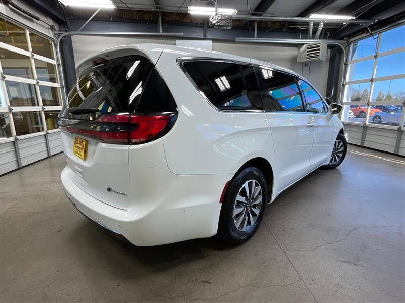 2022 Chrysler Pacifica Hybrid Touring L