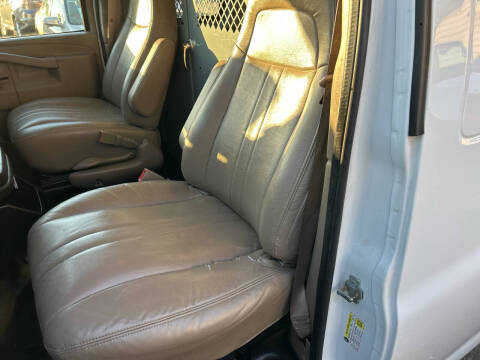 2017 GMC Savana 2500