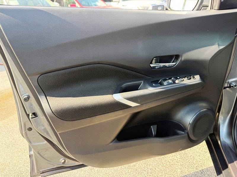 2022 Nissan Kicks SV