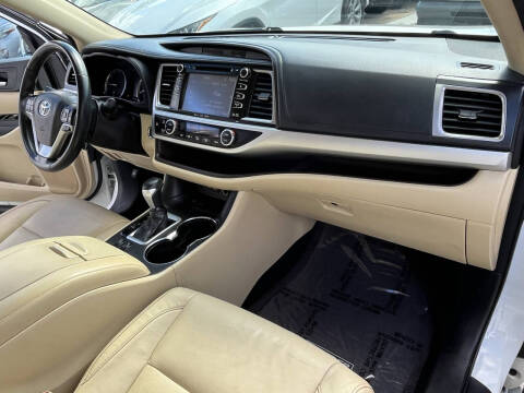 2017 Toyota Highlander XLE