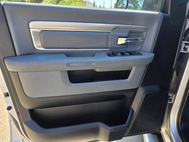 2017 RAM 1500 SLT