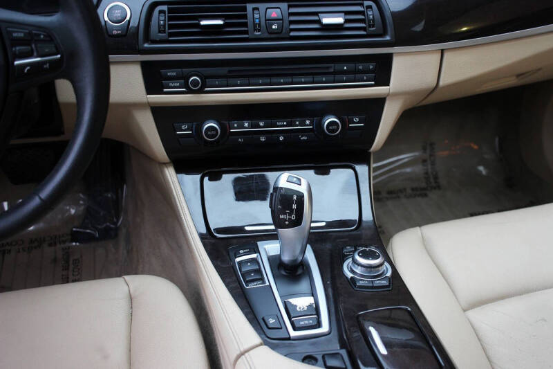 2012 BMW 5 Series 528i xDrive