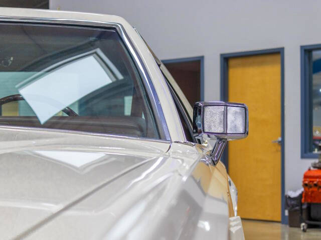 1977 Lincoln Mark V