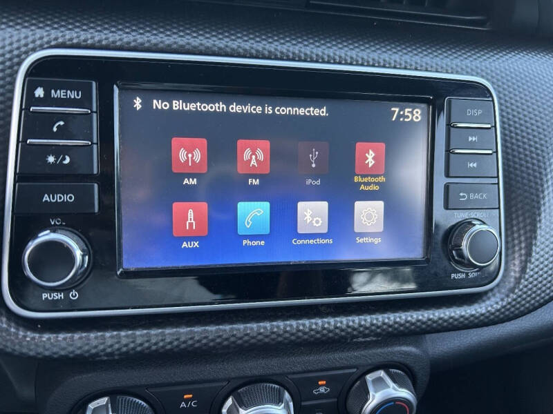 2019 Nissan Kicks S