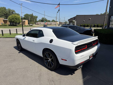 2017 Dodge Challenger SXT Plus