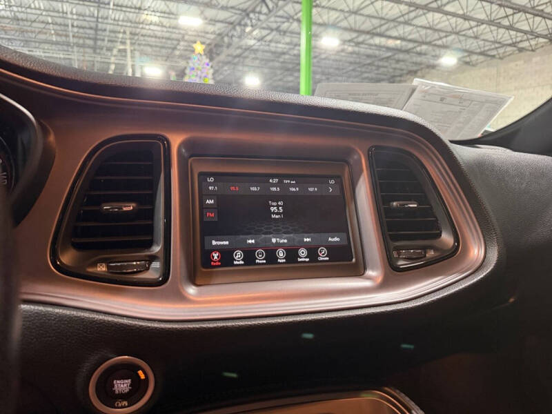 2023 Dodge Challenger SXT