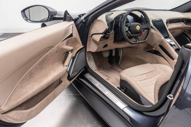 2025 Ferrari Roma Spider