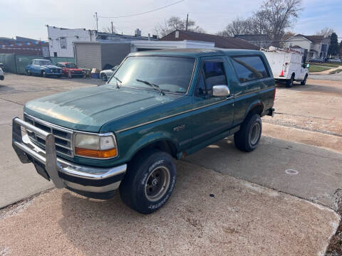 1996 Ford Bronco for sale at Bogie's Motors in Saint Louis MO