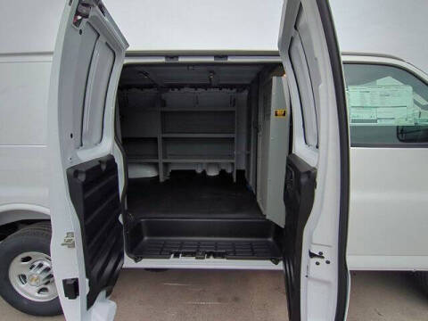 2025 Chevrolet Express 2500
