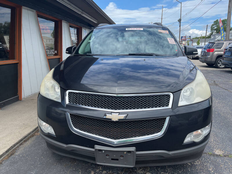 2011 Chevrolet Traverse for sale at ROADSTAR MOTORS in Liberty Township OH